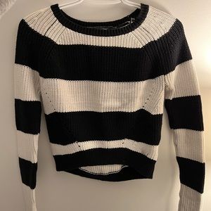 GUESS cropped sweater